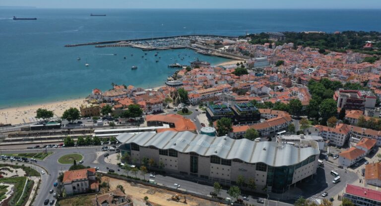Os trabalhos de demolição do edifício CascaisVilla arrancam no próximo dia 8 de Abril