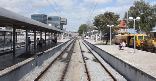 Cascais quer assumir gestão da linha ferroviária e estações no concelho