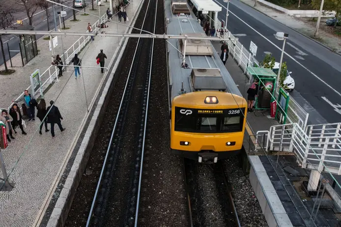 Linha ferroviária vai do Cais do Sodré, em Lisboa, até Cascais