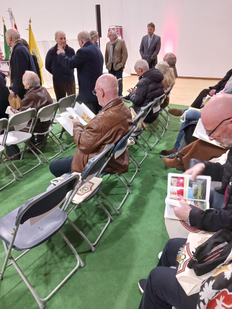 Clube Nacional de Ginástica lançou livro para celebrar os 75 anos
