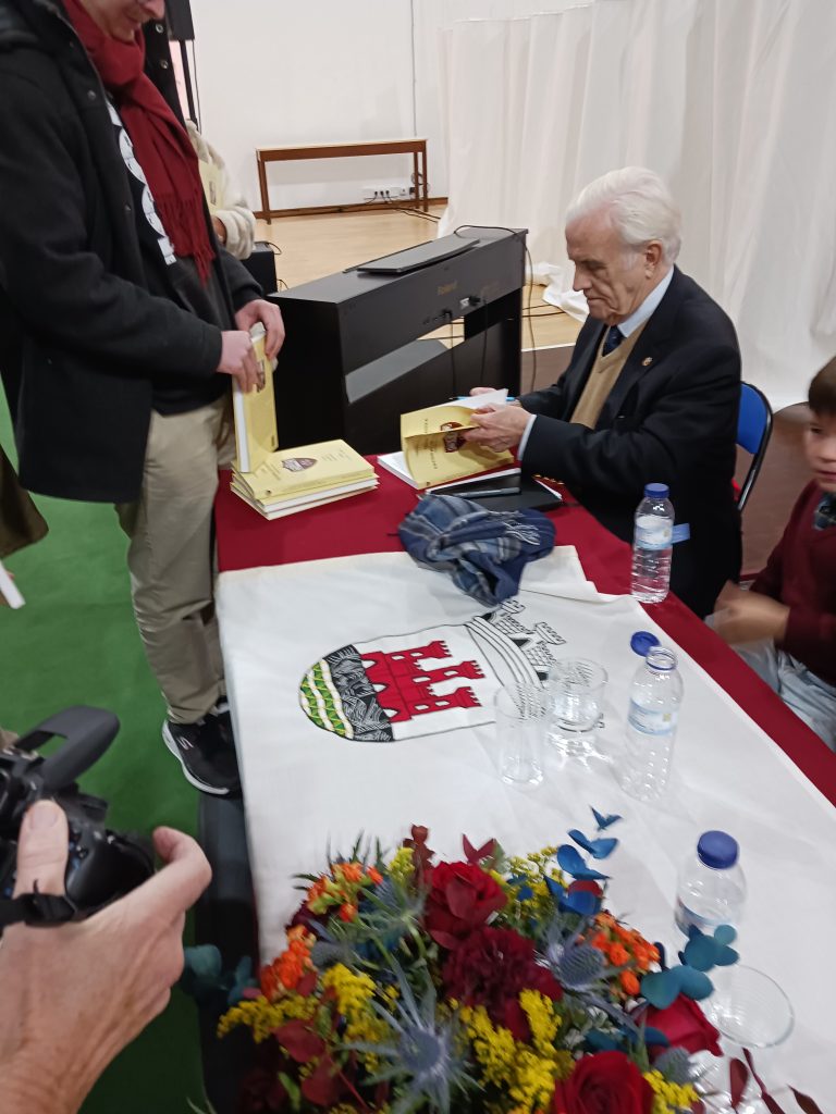 Clube Nacional de Ginástica lançou livro para celebrar os 75 anos