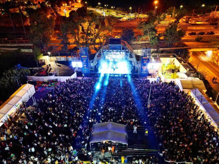 Concertos gratuitos, sardinhada e zona gaming. Festas de Carcavelos e Parede estão a chegar