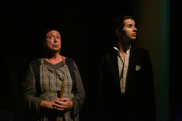 Finalistas da Escola Profissional de Teatro de Cascais apresentam "Lisístrata"