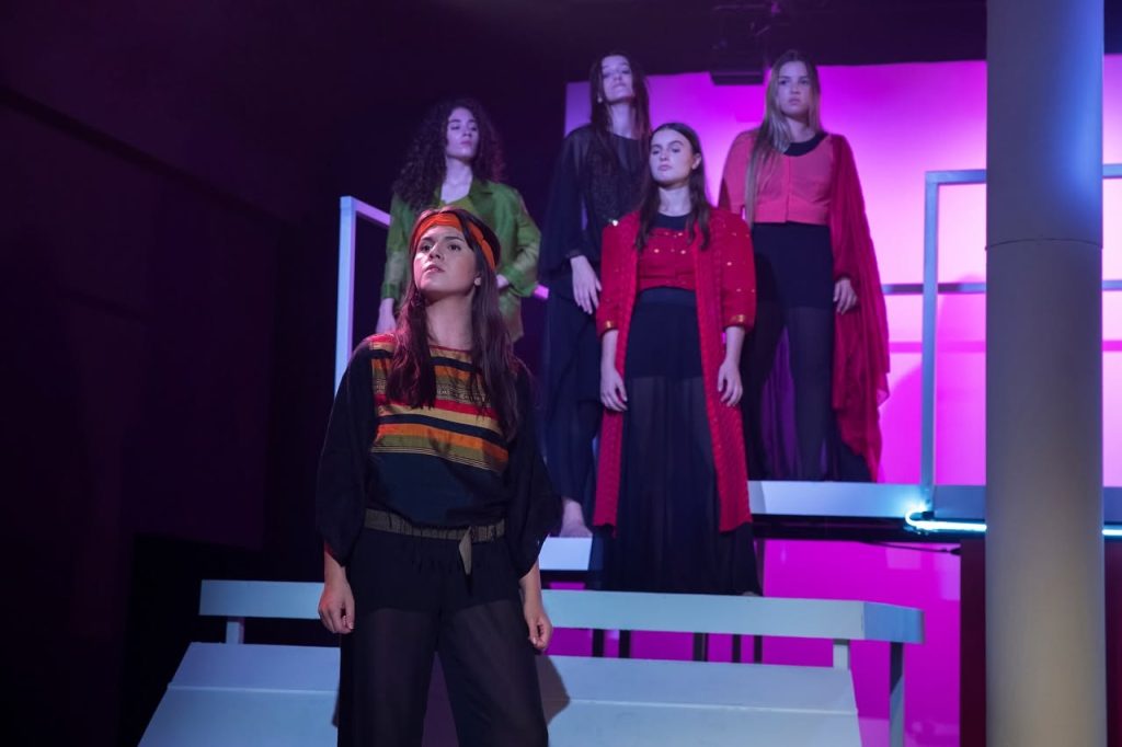 Finalistas da Escola Profissional de Teatro de Cascais apresentam "Lisístrata"