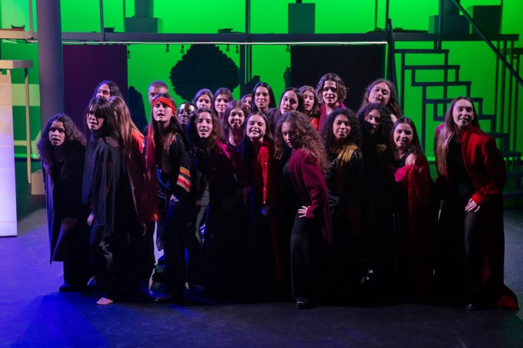 Finalistas da Escola Profissional de Teatro de Cascais apresentam "Lisístrata"