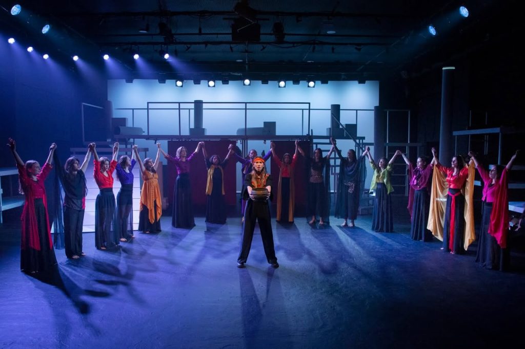 Finalistas da Escola Profissional de Teatro de Cascais apresentam "Lisístrata"