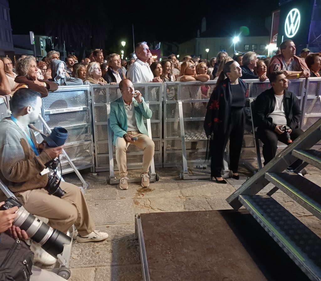 Baía de Cascais transforma-se na Casa d’Amália
