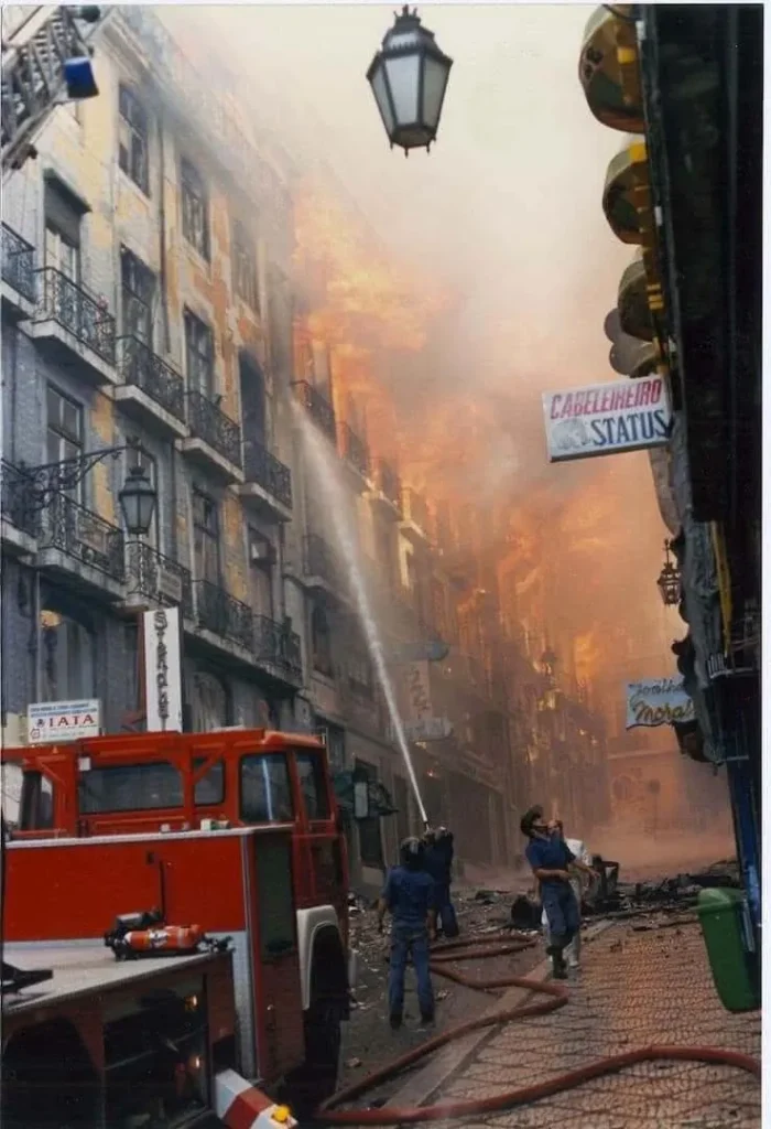 Fogo do Chiado foi há 38 anos. "Tragédia ceifou o coração de Lisboa"
