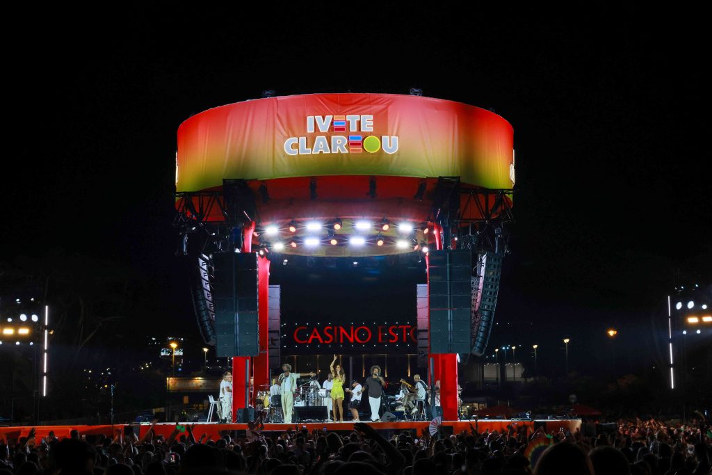 Ivete Sangalo clareou a noite nos jardins do Casino Estoril com uma grande roda de samba que conquistou o público (Fotos: Conceição Alves)